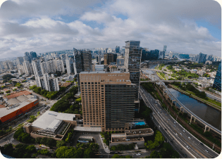 Vista aérea de site corporativo